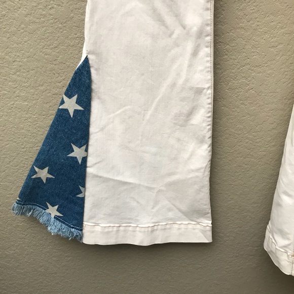 HUDSON Bellbottom Flared Off White Jeans w/ Stars - Picture 2 of 6